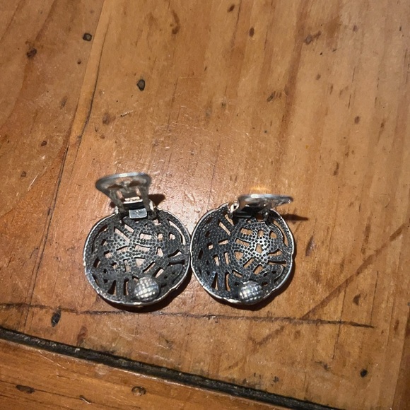 Sterling silver Celtic Knot Clip-on Earings - Picture 9 of 11